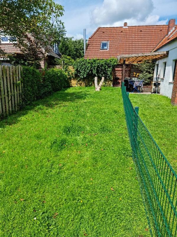 Kleiner Hookie In Hooksiel Mit Hund Villa Шилиг Екстериор снимка